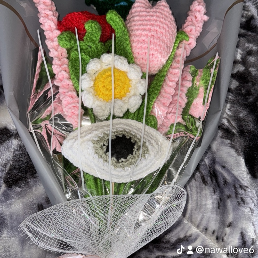 Handmade yarn flowers bouquet


Handmade yarn evil eye keychain
